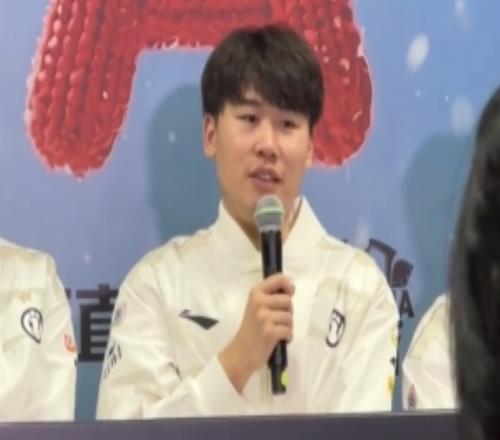 Wei:带队拿冠军心情非常好我会努力在职业生涯打出精彩的比赛!