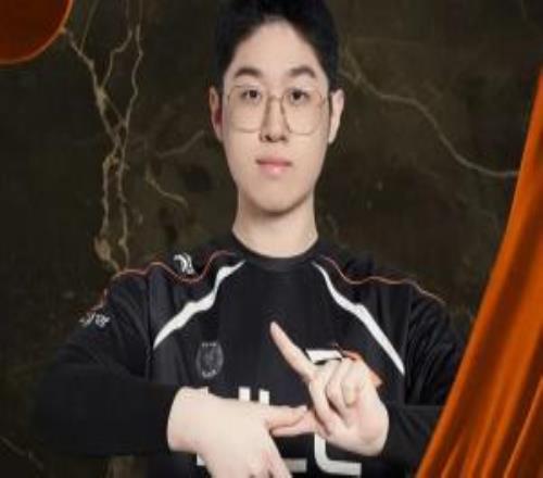 毫无神王风采!Zeus对位遭完爆全场梦游绝境青钢影毫无作用