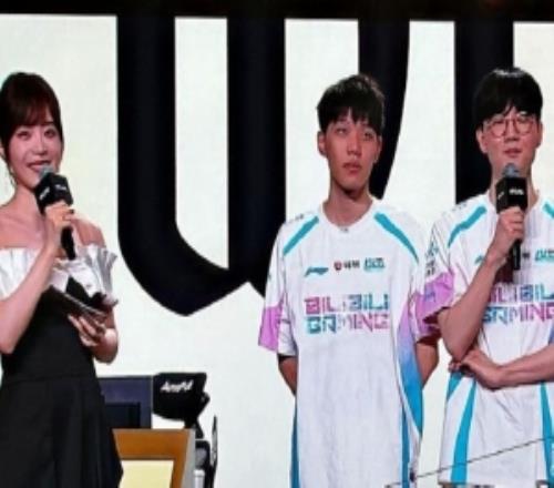 管泽元:恭喜BLG!怎么说我的B一其随起码目前是对的!