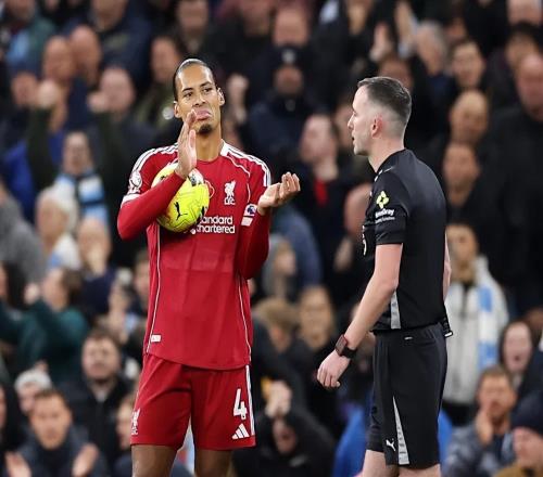 范戴克争议进球报告出炉:进球本应有效,VAR未介入合规