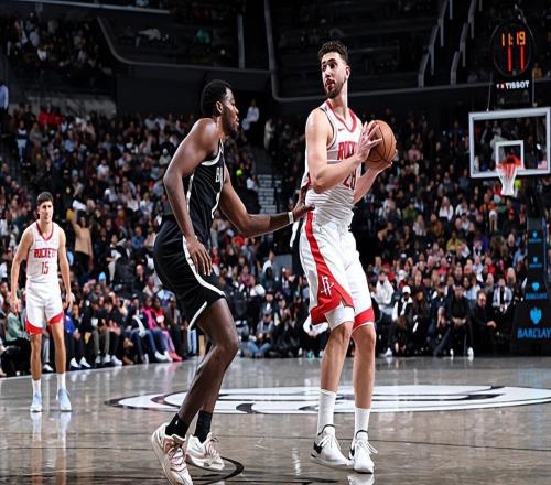 复出后的效果相当不错，火箭内线支柱对于比赛的影响力有目共睹