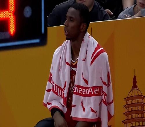 拒绝爆冷，夺冠热门险胜倒数球队，潘江赛后称赞一人