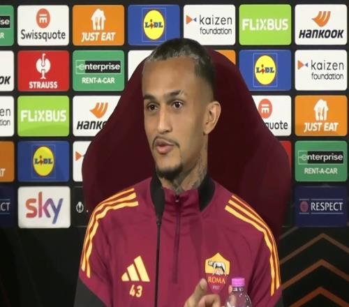 韦斯利:踢科莫第二张黄牌我绝对没犯规,我只是扶了他一下