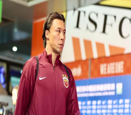 他是历史第一人,11次夺得中超冠军,血性十足公开宣布退出国足!