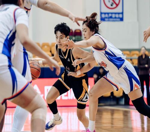 轰38+7制胜!中国女篮23岁王牌创纪录:卫冕冠军队长又帅又能打