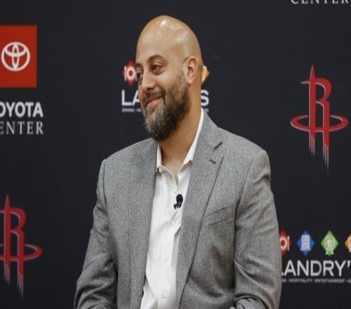 斯通：有人說NBA交易談判就像打撲克得看對手反應其實沒那么簡單