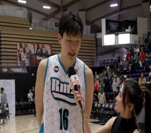 10個(gè)助攻變2個(gè)，楊瀚森三雙沒了！8次秒傳豬隊(duì)友卻吐餅，不如CBA