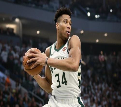 名记:相信字母哥和雄鹿能达成留队协议字母哥不走了吗