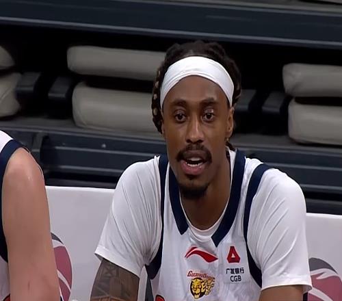 付政浩批评广东队1人:球商有问题,还是快点送走