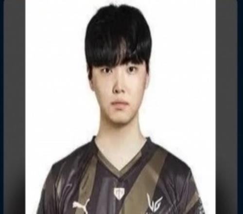 爆了！G2官推转发网友言论：Chovy就像恩比德