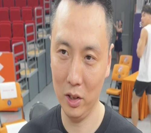 卢伟:北京各个方面都比咱们强一点,大师要顺应外籍裁判的吹罚