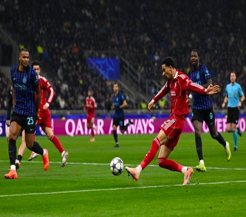 01!英意豪门欧冠巅峰对决7亿战舰连伤两员大将88分钟惨遭绝杀