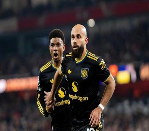 足坛一夜动态:巴萨30重返榜首,曼联绝杀阿森纳,米兰21轮不败