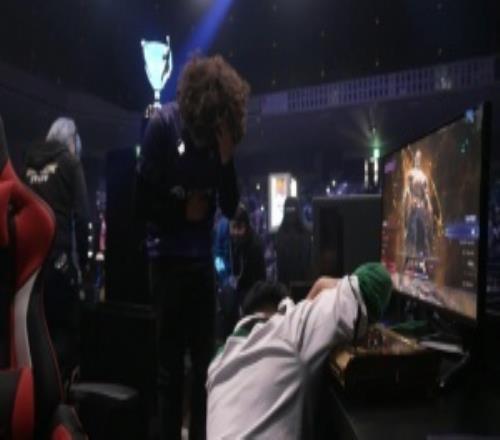 决赛级别的BO5！小孩火舞丝血23惜败Blaze掉落至败者组决赛