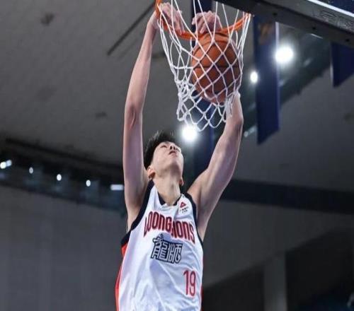 前行无畏第二届CBA俱乐部杯小组赛首战广州龙狮82:85憾负山西汾酒