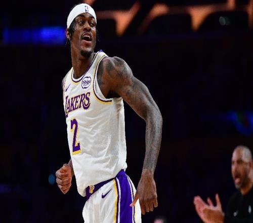 湖人101105不敌雄鹿球员评价:詹姆斯满分,5人及格,4人低迷