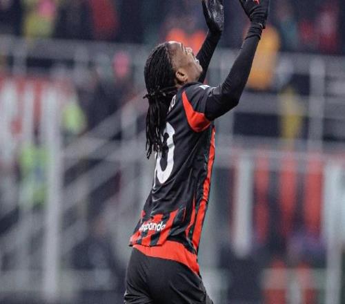 意甲强行造悬念失败!拉齐奥10双杀AC米兰,国米笑纳大礼8分领跑