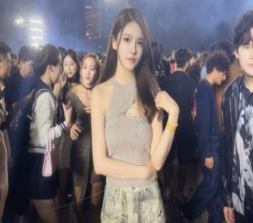 DOTA2解说蛋糕晒演唱会照:知道迟到大王会迟到所以我也迟到