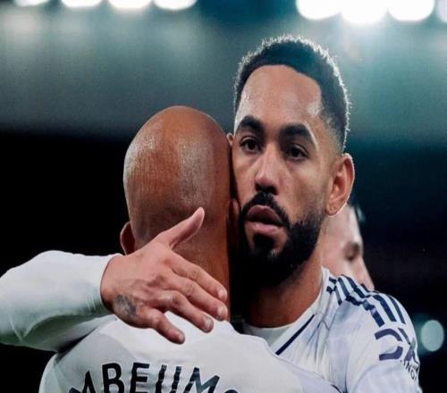 官方:曼联收获英超10月最佳教练+最佳球员阿莫林谈姆伯莫:他经历了很多磨难才走到今天