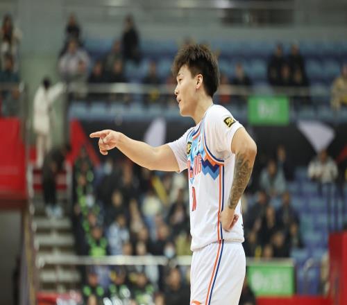 蘇群：CBA的工資&交易制度看似模仿NBA實則有很多可以利用之處