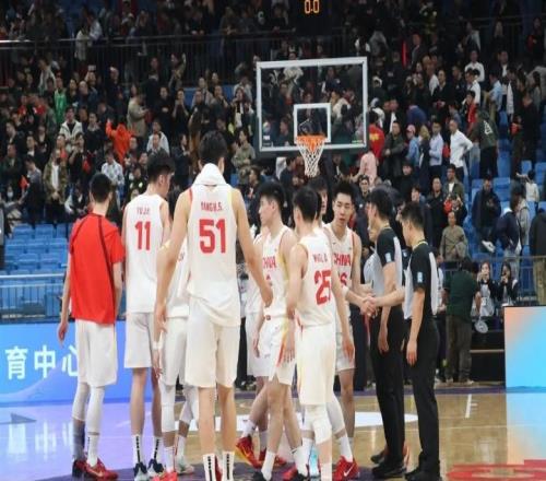 0+0+0+0+0!中国男篮险胜日本,一人最失意,下半场直接被弃用了