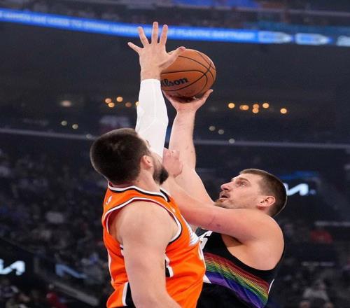 55分追平赛季纪录!约基奇23中18,掘金6连胜轻取快船