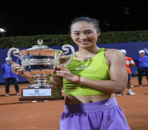 别给郑钦文发神籍！从阿斗到神，到底是谁一直在绑架她