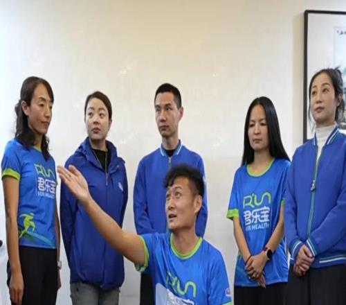 南寧馬拉鬆上這一停，讀懂這家乳企30年長跑