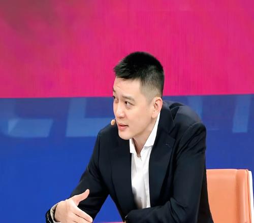 赢山东29分闯进决赛!杨鸣中肯点评,道出上海队3大赢球原因