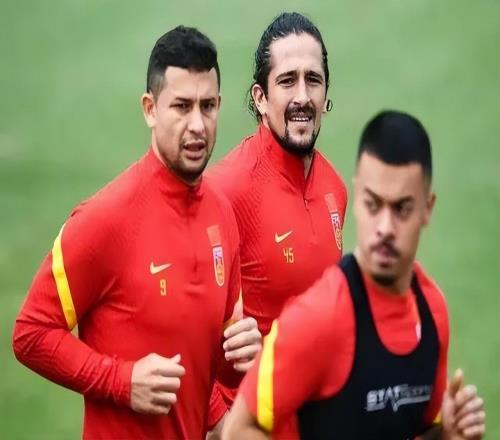 归化目标+1,又一位外援表态愿意入籍中国,5年独造96球