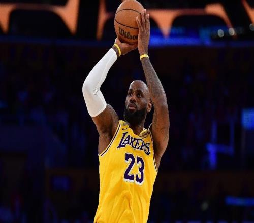 湖人129101大胜勇士球员评价:4人满分,4人及格,2人低迷