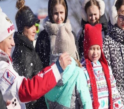 吉林省举行新雪季“开板”活动，800余项冰雪活动拉开帷幕