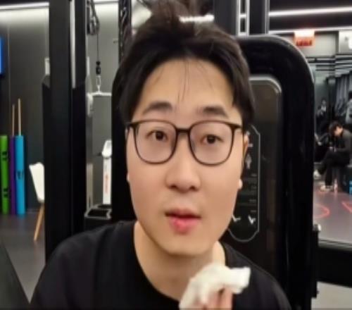 百万鲷！鲷哥自爆直播好起来了：观时已达百万！这月最高档都完了