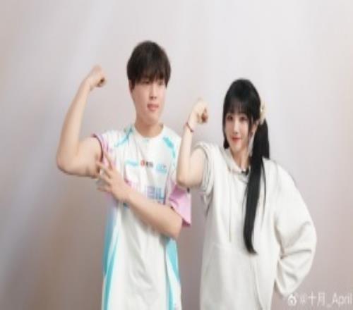 豆瓣粉丝爆料十月点赞相关澄清与Elk恋情评论：假的没谈