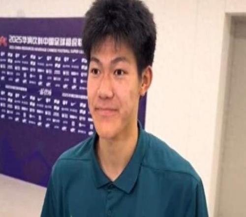 太勵志！20歲校園足球新星入選U22國足：2月前剛踢職業(yè)！