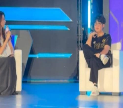 我真没胖！康康：我要减肥，天天在吃鸡腿饭真没胖我受不了了！