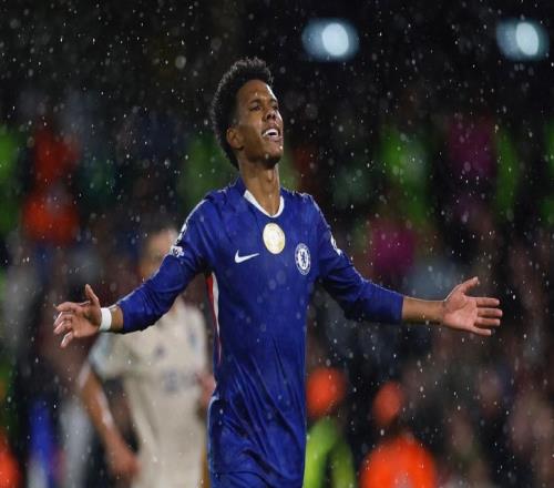 仅次于博扬和亚马尔,埃斯特旺是欧冠打入点球第三年轻的球员