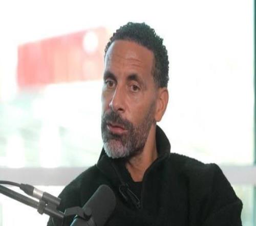 费迪南德:卢克肖只要身体健康就应该上场,他各方面都很稳