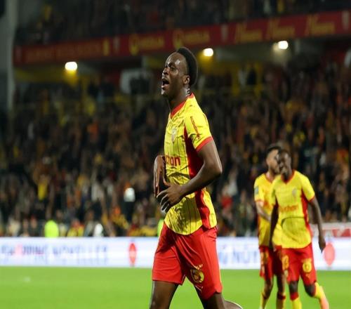 2球2助攻！21岁奥地利后防天才横空出生，，，，，身价暴涨6倍，，，，，4豪门疯抢