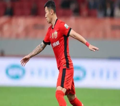 一鍋端！3大國腳集體轉(zhuǎn)會(huì)，加盟中超新貴，組豪華陣容，投入2.6億