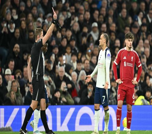 利物浦本赛季英超对手4次染红,比其他球队至少多一倍