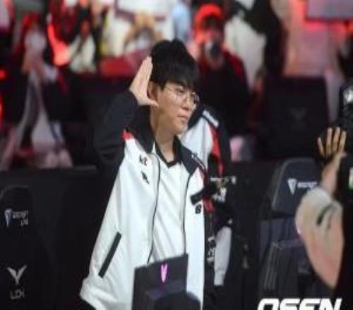 Cuzz：GEN在常规赛是神一般的存在，打得平庸是赢不了他们的