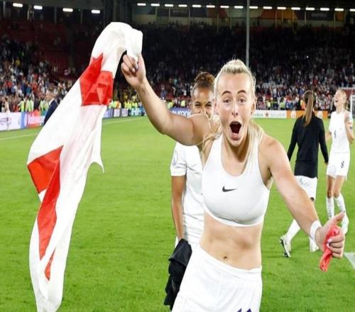 邮报:英女足前锋凯莉正与阿迪谈判,有望获得七位数的合同