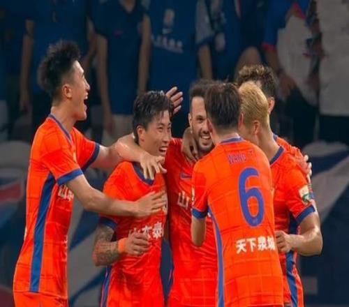 海牛2連客戰保級對手，李霄鵬平局大師韓鵬瓶頸期泰山練兵新星