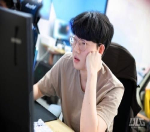 网友整理Viper与peyz数据和争议：viper对阵peyz大场胜率仅有7%！