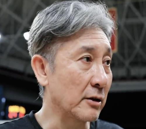 郑永刚:要抱着进修的立场去拼广厦,心态放平任何成果都能接管