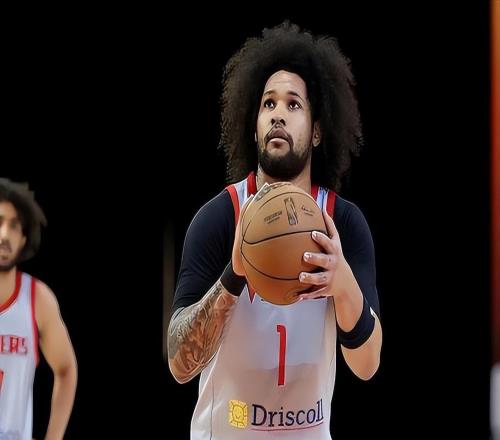 回到板凳席后效率反而提升了，火箭二隊之前對他的使用存在問題