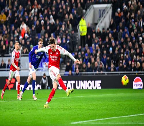 10！队长让点12.9亿豪门3连胜重返榜首英超领头羊4小时两度易主