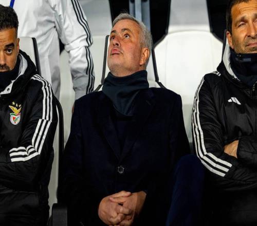 62岁穆帅黯然垂头爱将失点+轰16脚输02提前放弃：赢皇马也出局