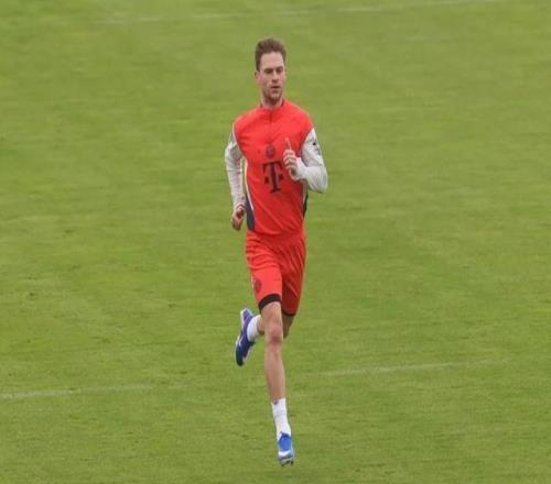 图片报:基米希今日进行了20分钟跑步训练,仍未确定复出时间